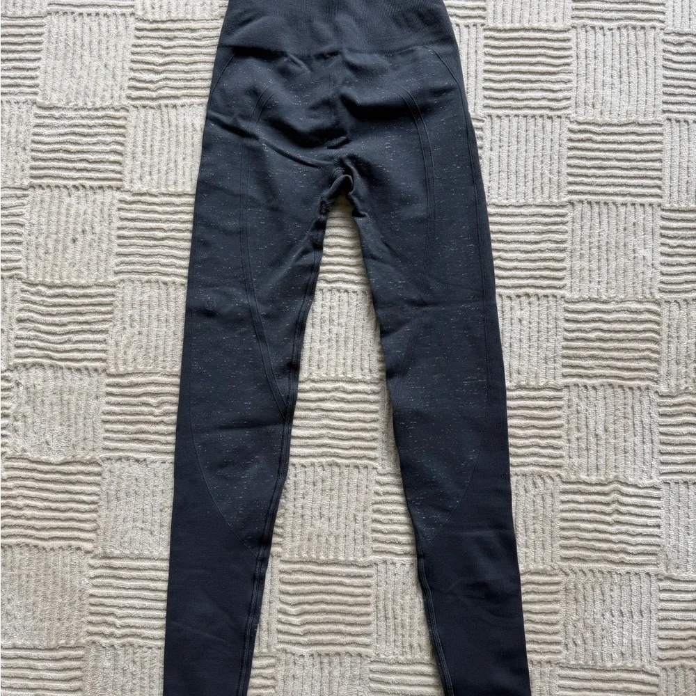 lululemon athletica Dark Gray Speckled Leggings - Picture 3 of 4